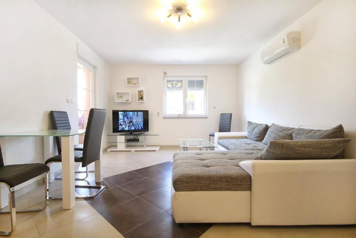 Apartment Borka Medulin Exterior photo